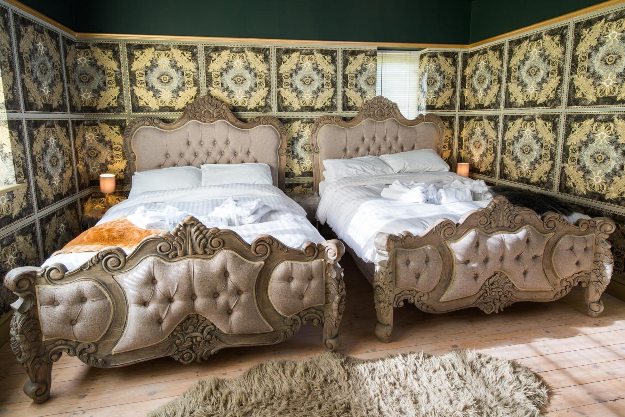 Deluxe 4 Or 5 Bed House With Hot Tub, Cinema Room Sleeps 15 Сафрон-Волден Екстер'єр фото