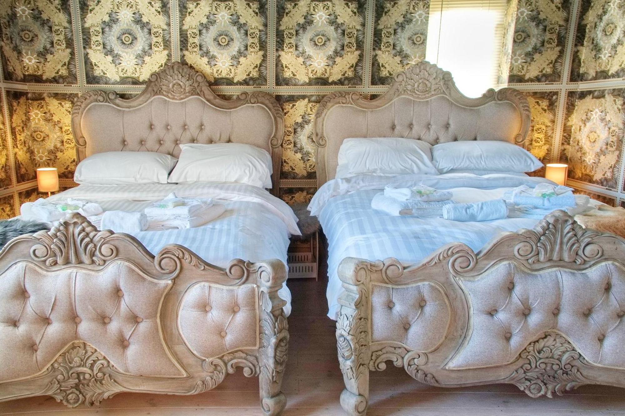 Deluxe 4 Or 5 Bed House With Hot Tub, Cinema Room Sleeps 15 Сафрон-Волден Екстер'єр фото